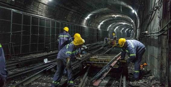 http://enelsubte.com/wp-content/uploads/2016/01/trabajo-vias-estacion-Retiro-linea_CLAIMA20160129_0323_28-700x357.jpg