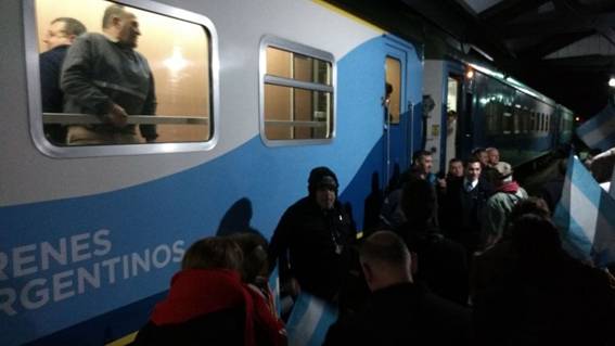 El tren volvió a frenar en Saavedra y la localidad fue una fiesta. La región. La Nueva. Bahía Blanca