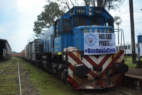 El tren de cargas ya sacó desde Garupá más de 2 mil toneladas de pasta celulosa