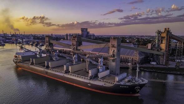 Postal de puerto de Bahía Blanca, uno de los destinos de larga distancia que pueden alcanzarse en tren