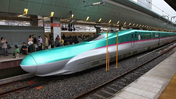 http://www.rieles.com/front/wp-content/uploads/tren-shinkansen.jpg